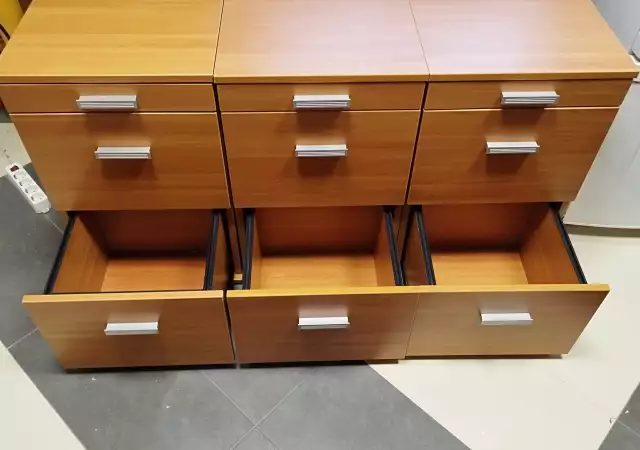 4. Снимка на Контейнер - кантонерка за бюро офис шкаф с три чекмеджета