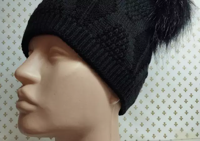 1. Снимка на Дамска плетена черна шапка с две папулки - 19
