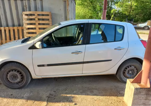 Продава се кола Renault Clio