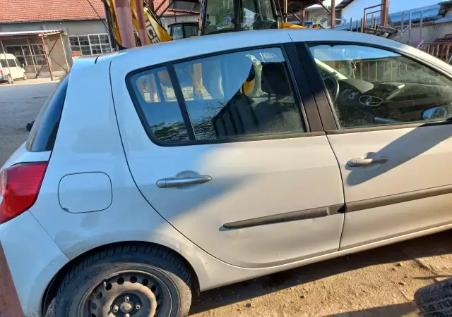 Продава се кола Renault Clio