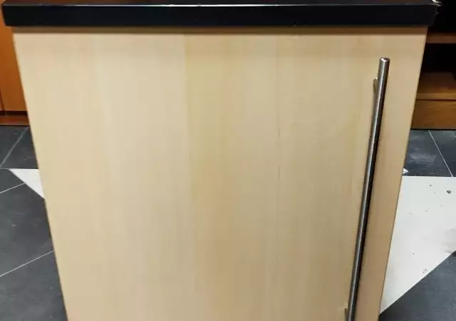 1. Снимка на Шкаф с вратичка и рафт цвят бук с черен плот 50 50 65см