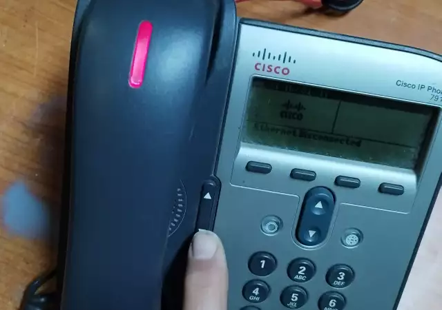 8. Снимка на Cisco 7906 7911, VoIP телефон 192х64 - pixel графичен LCD