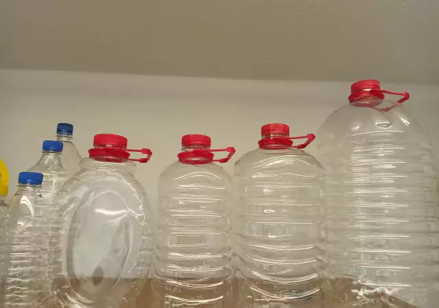 Пластмасови бутилки 0.5, 1, 1, 5, 2, 3, 5, 10 л.