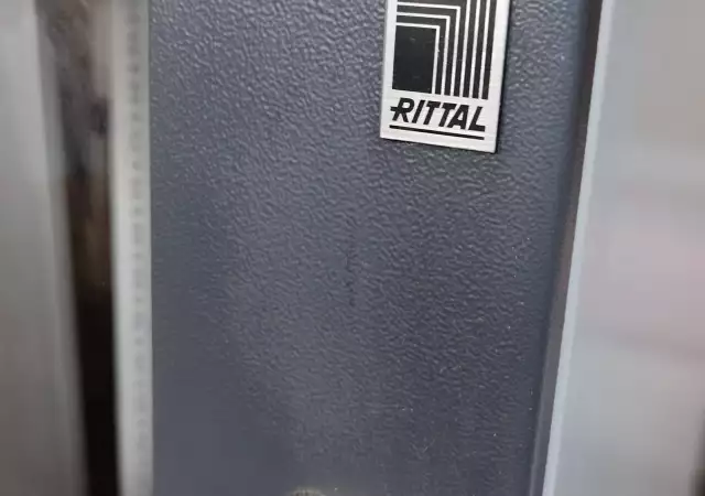 Комуникационен шкаф - рак шкаф за стенен монтаж 15U Rittal
