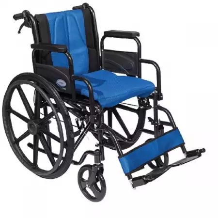 Инвалидна количка с чужда помощ