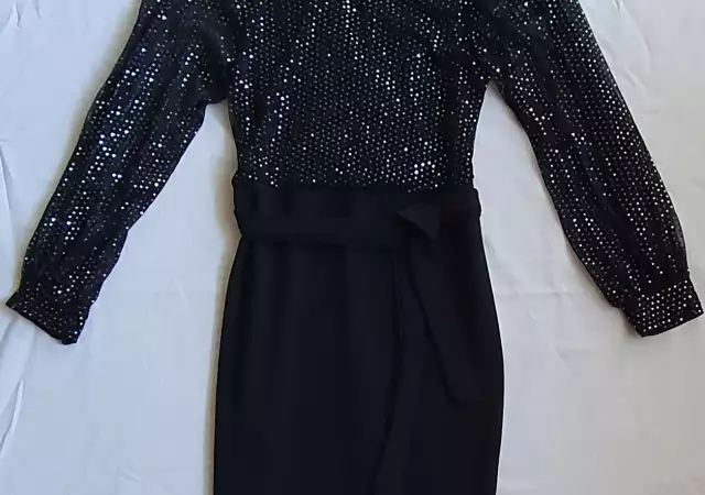 2. Снимка на Черна рокля с пайети