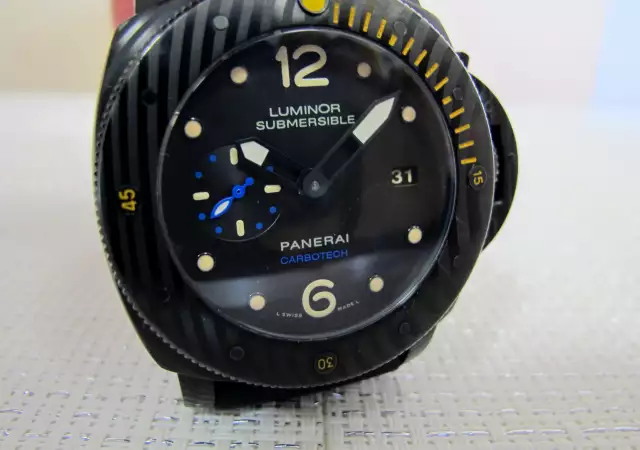 Panerai Submersible Carbotech – Масивен 47 mm часовник авто