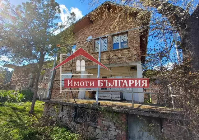 1. Снимка на Къща на два етажа в гр.Клисура, общ.Карлово