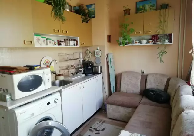 Собственик продава двустаен апартамент в ж.к. Надежда - 2