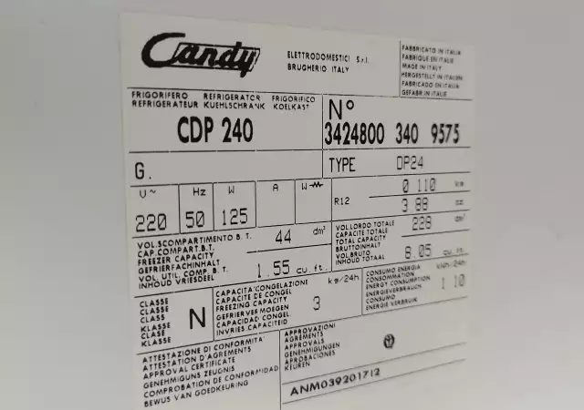 3. Снимка на Хладилник Candy - Канди модел CDP 240 за ремонт или части