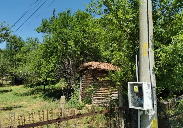 Парцел в с. Туроковци - 80 км от София