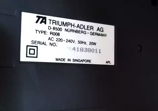 Triumph - Adler AG D - 8600 Печатащ настолен калкулатор с лента