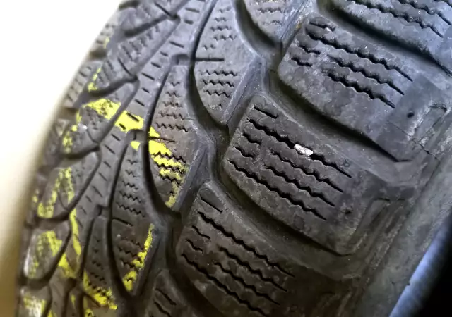 Продавам 4бр. зимни гуми BRIDGESTONE BLIZZAK LM80 Evo 225 65