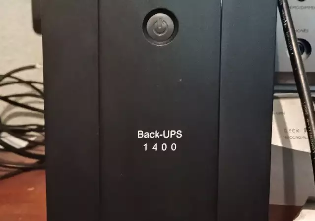 1400 black UPS APC