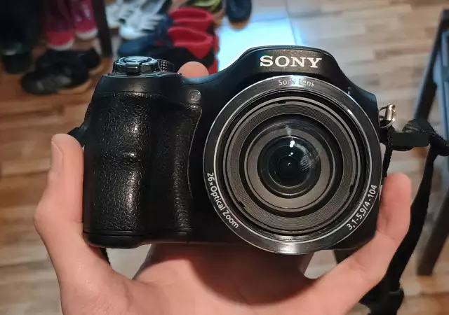 оригинален фотоапарат SONY DSC. H200