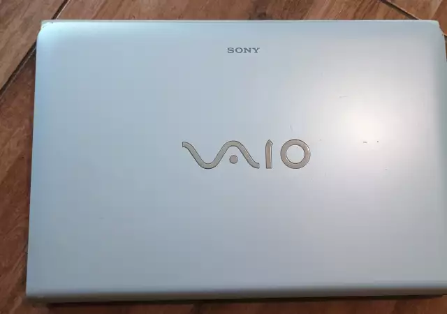 търся клавиатура за лаптоп sony vaio sve151j13m