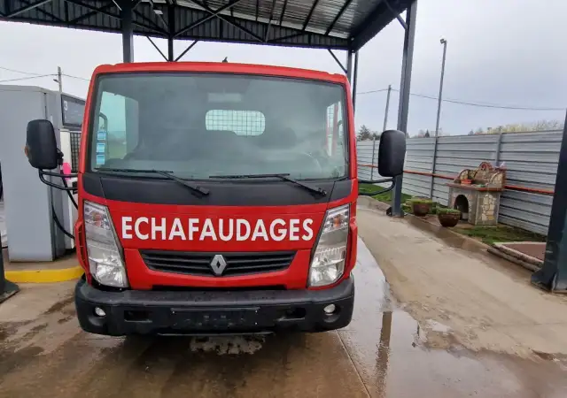 Продавам Renault maxity 2015 година добро състояние