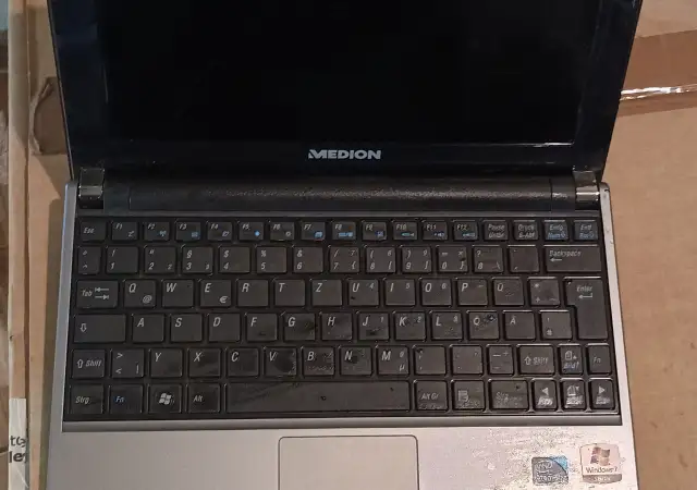 Лаптоп medion akoya notebook pc Е1222 за ремонт или части