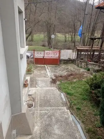 3. Снимка на Реновирана къща до Трявна