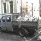 . Снимка на Извозва строителни отпадъци с бус - самосвал