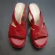 . Снимка на Готини червени лачени чехли