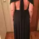 . Снимка на Черна елегантна рокля с гол гръб