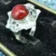 . Снимка на модел 123 Сребърен пръстен с червен корал