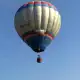. Снимка на Бънджи, парашутизъм, рафтинг, парапланер, балон с горещ възд