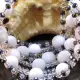 . Снимка на Уникална дамска гривна от естествени камъни бял Оникс - DM - 2