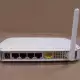 . Снимка на Рутер NETGEAR Wireless и Суич к т с адаптери