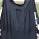 . Снимка на Черна рокля с цветни японски мотиви