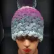 . Снимка на Сиво - лилаво - розова плетена шапка.