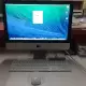 . Снимка на iMac, мишка, клавиатура и диск