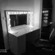 . Снимка на Огледало с осветление за фризьорски салони и професионален г